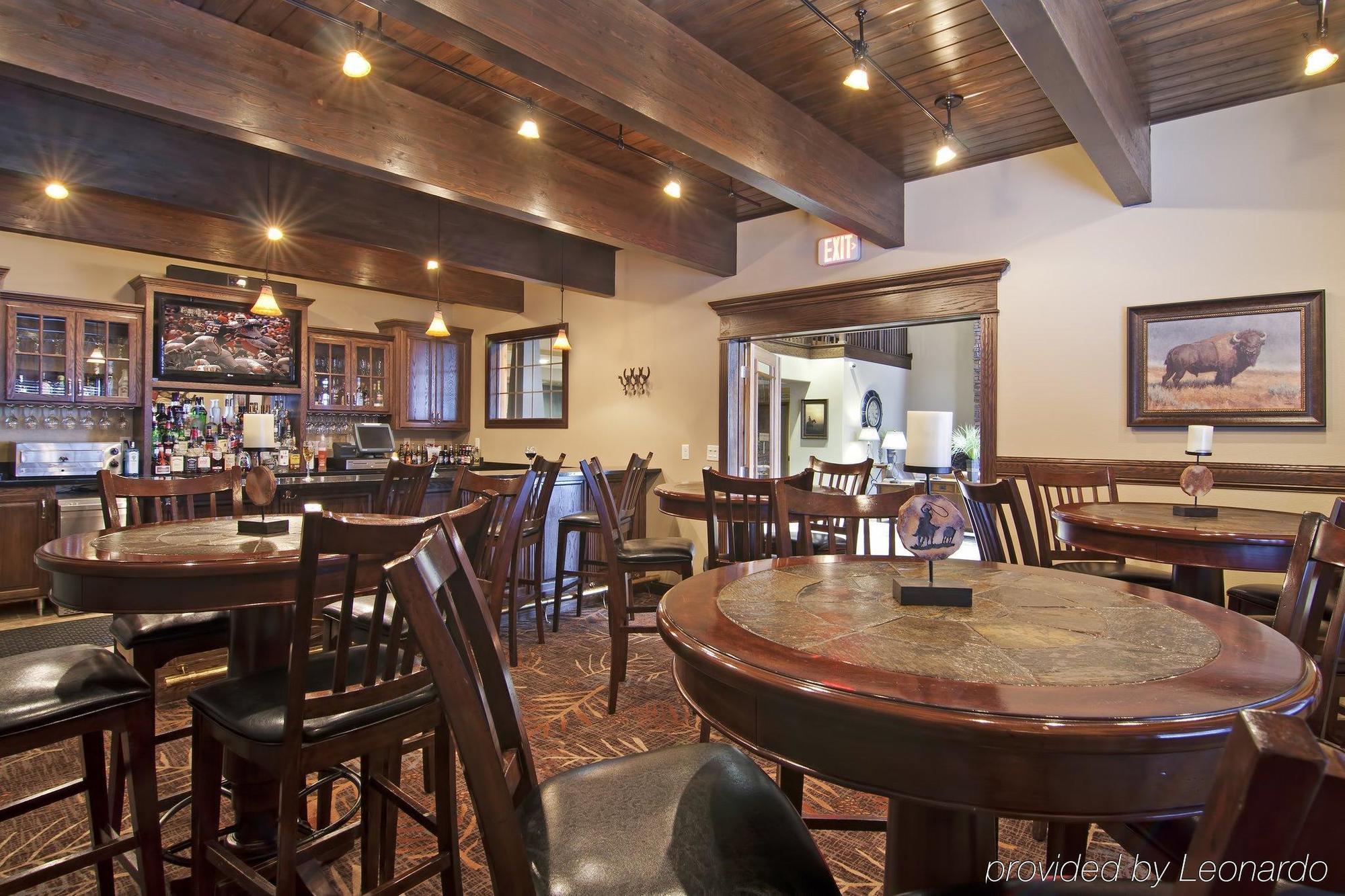 The Watford Hotel Watford City ภายนอก รูปภาพ
