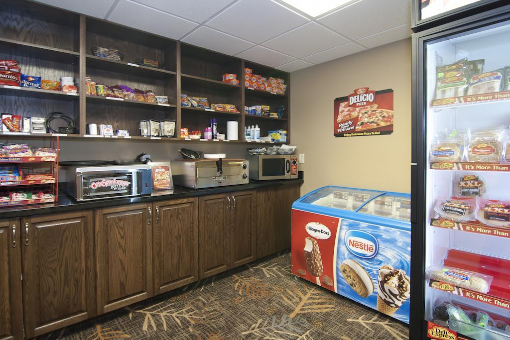The Watford Hotel Watford City ภายนอก รูปภาพ